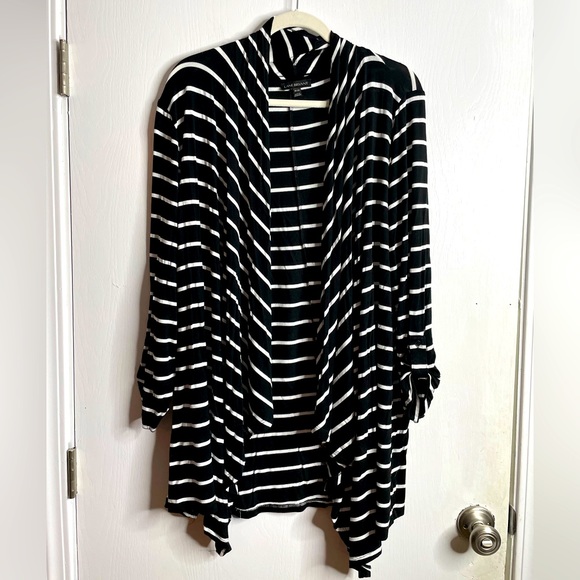 Lane Bryant Tops - Lane Bryant size 18/20 black and white cardigan
